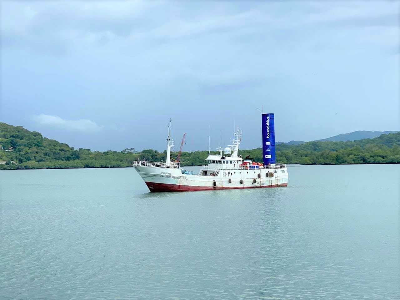 bound4blue installs its eSAIL system on the fishing vessel “Balueiro Segundo”